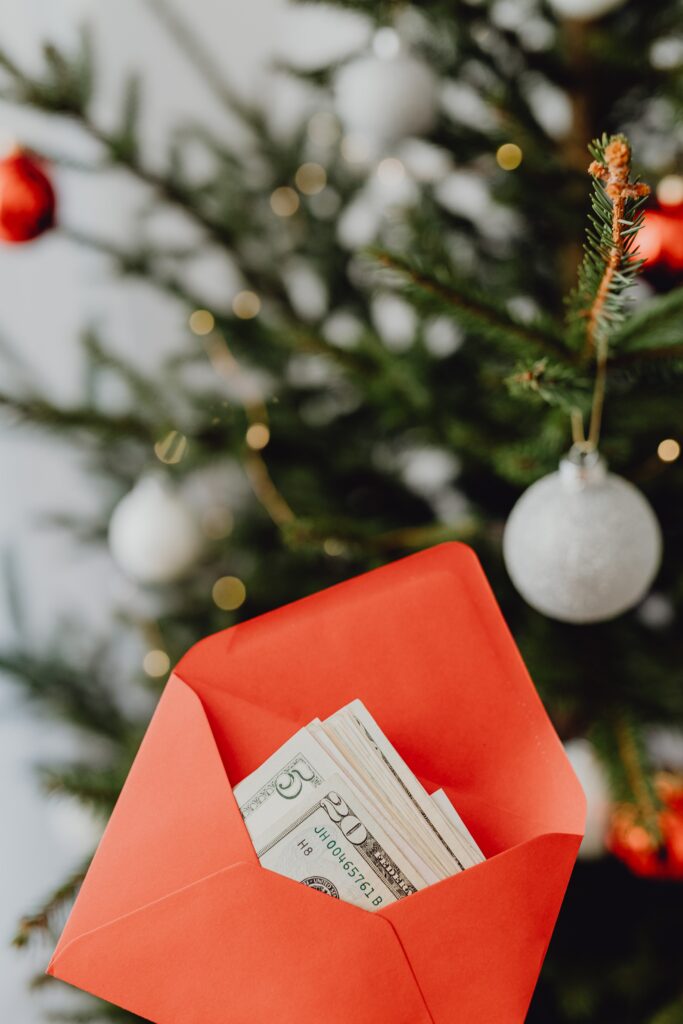 Donner de l'argent à Noël sans être fiscalisé 1 pexels karolina grabowska 5942599